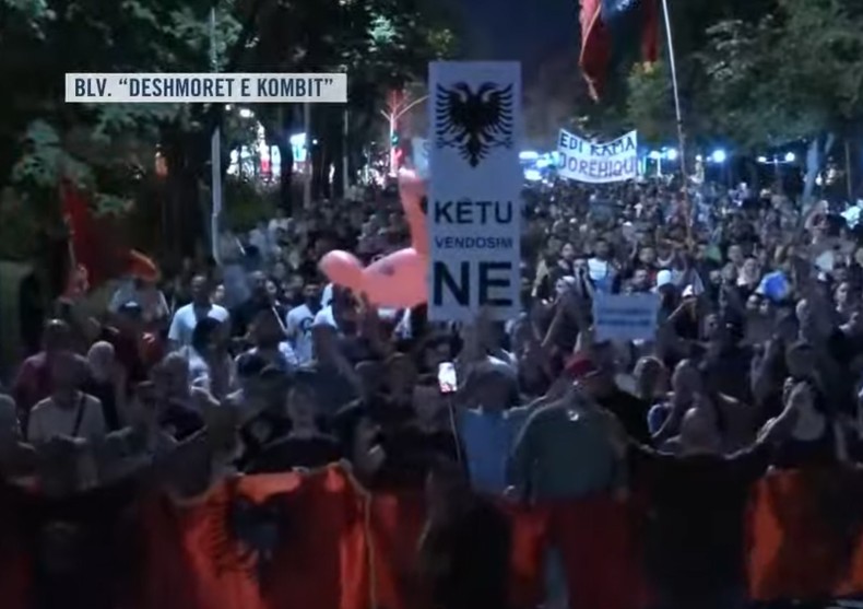 65 ditë protestë  Jehojnë thirrjet e qytetarëve  Rama n burg  Berisha n burg 