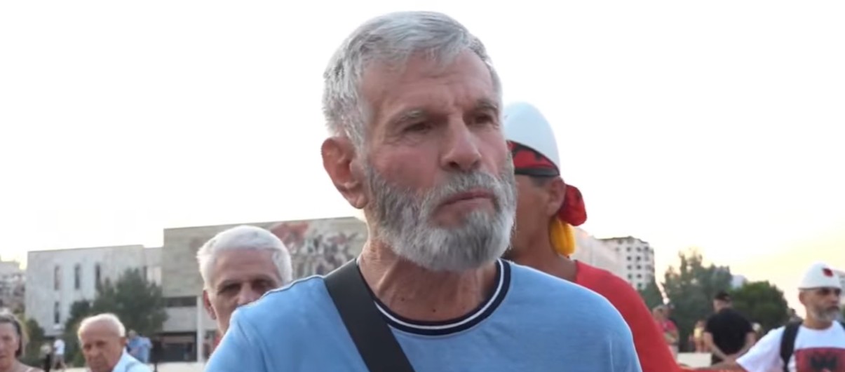 I moshuari në protestë  Rama shpopulloi Shqipërinë  Thirrje socialistëve  Mos bini pre e provokimeve të tij 