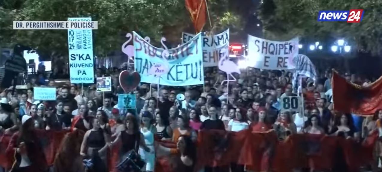 LIVE   Ju erdhi fundi   protestuesit marshojnë në rrugët e kryeqytetit  jehon thirrja  Arrestoni Ramën  arrestoni Ballukun