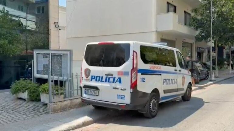 Poliicicic