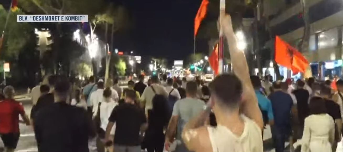 Dorëheqja e Ramës e panegociueshme  4 orë protestë  Mbyllet tubimi kundër klasës politike  Nesër më shumë 