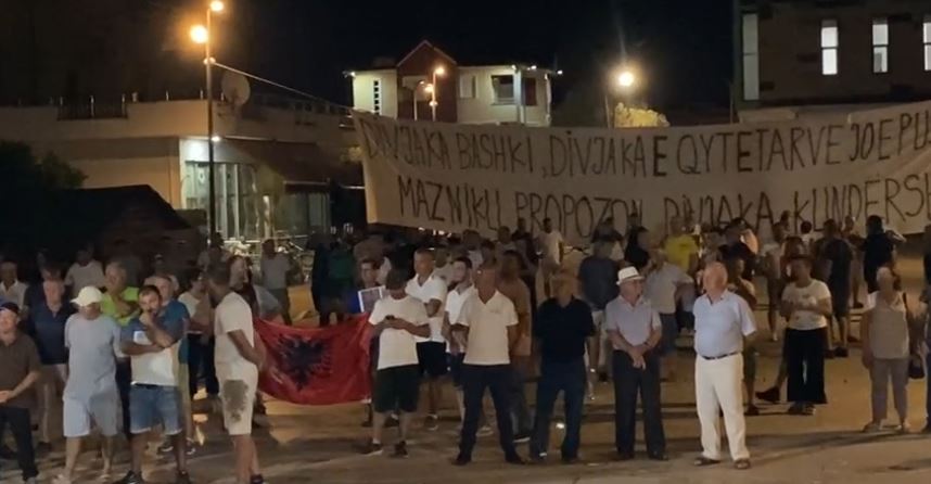  Divjaka e qytetarëve   banorët kundër reformës territoriale të propozuar nga PS  protesta vijon prej 24 ditësh