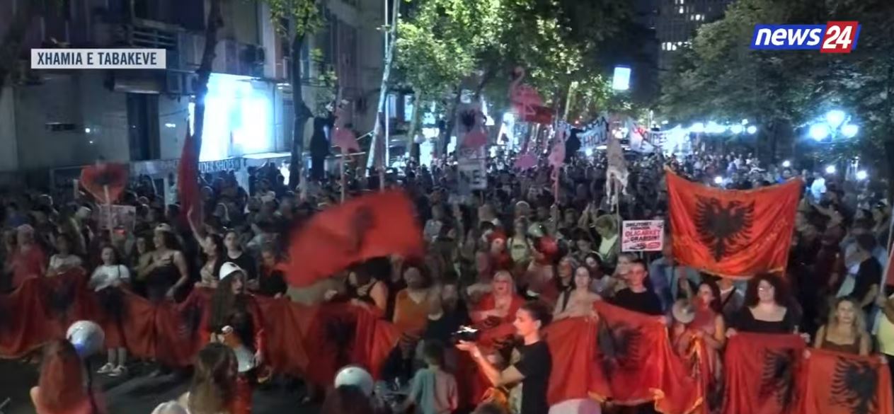 LIVE  Marshim protestë në rrugët e Tiranës  qytetarët të vendosur  Edi Rama jepe dorëheqjen  Shqipëria kërkon revolucion