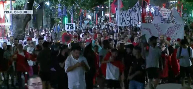 Protesteee