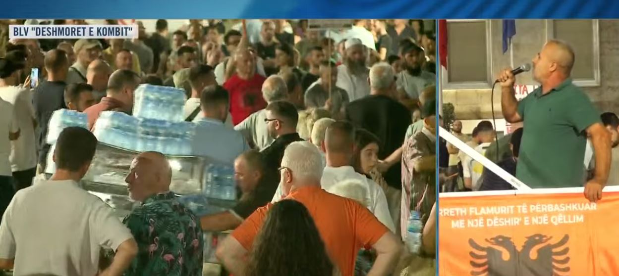  Klasa politike 35 vjeçare  hajdute  Të largohet dhe fatin në dorë ta marrë rinia   Protestuesi  Rama diktatori i dytë pas Env   