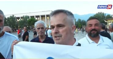 Protestuesit