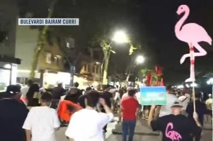 Protestusit Ecin
