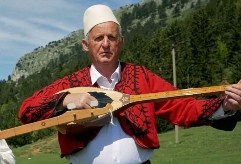 ndahet-nga-jeta-rapsodi-i-njohur-i-ansamblit-te-kukesit-rustem-cela