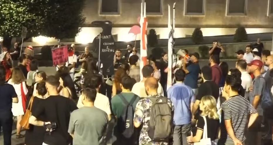 Mbyllet protesta e 89 të  Nesër tubimi i 90 të  thirrje për protestë te selia e PS së gjatë mbledhjes së Ramës