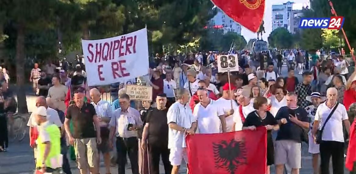 LIVE  Dita e 83 e protestës   Arresto Ramën  arresto Ballukun   Nis marshimi i qytetarëve nga sheshi  Skënde   
