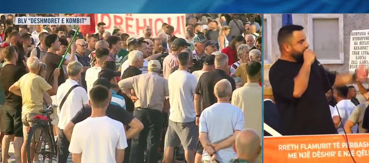 Aktivisti thirrje shqiptarëve  Dilni në protestë  Do ta vendosë sovrani me votën e lirë drejtimin e vendit