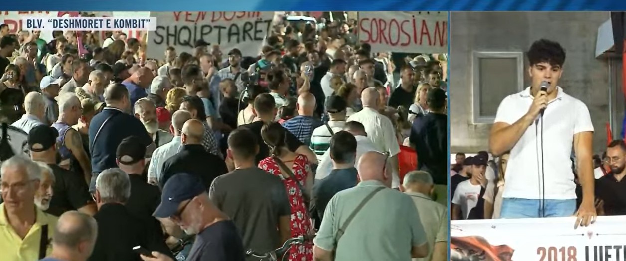  Mos rrini në kafe e luani PlayStation   Studenti nga Italia në protestë  Bashkohuni me ne  Diaspora na prin më 14 16 gusht 