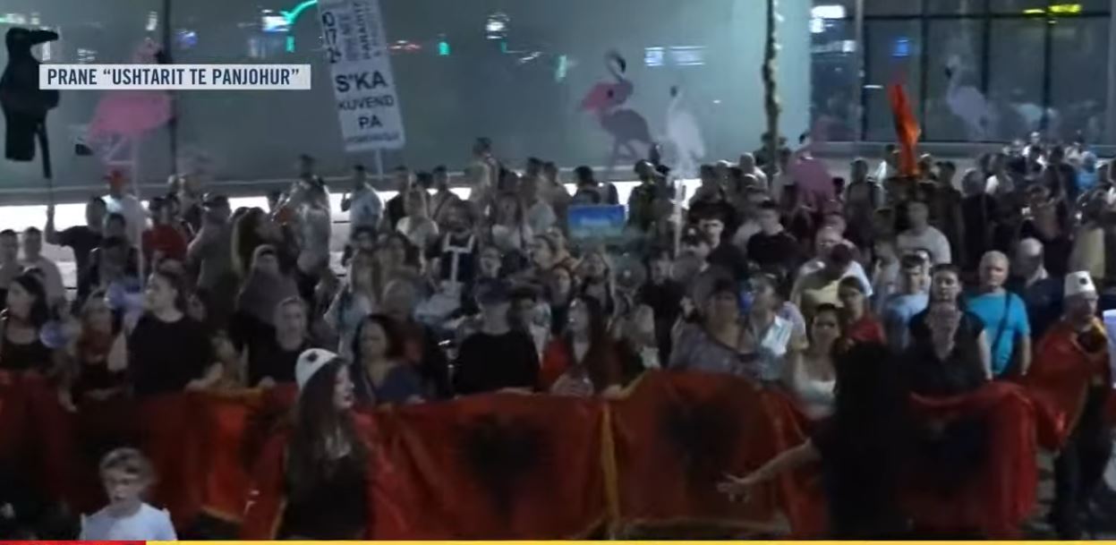 LIVE   Shqiptarët e bashkuar  pushteti i tmerruar   Revolta e 81 të kundër qeverisë  protestuesit njëzëri  Arrestoni Ramën  ar   