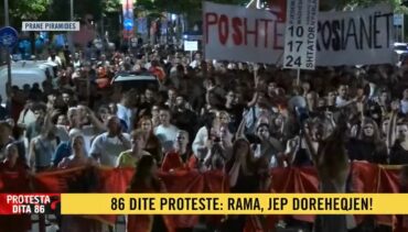 Vajzat Drejtojne Marshimin