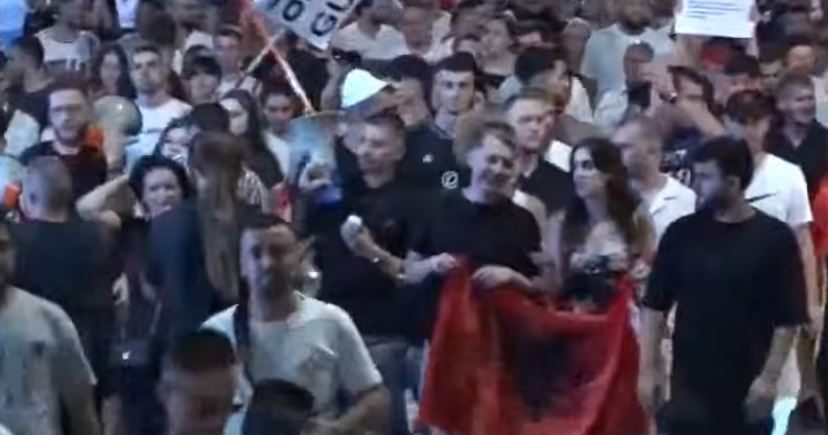 Marshimi paralizon akset kryesore të Tiranës  protestuesit  Nuk tërhiqemi deri në rrëzimin e Ramës   VIDEO 
