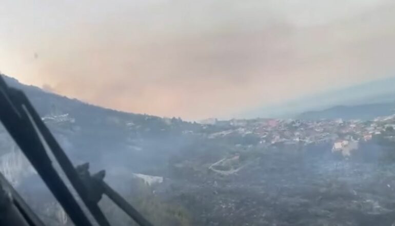 Zjarri apokaliptik në Malin e Krujës vihet nën kontroll/ Mbrojtja: Aktualisht një vatër aktive. U shkrumbua vetëm një magazinë, s’ka të lënduar