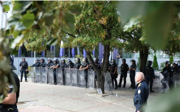 Protesta në Prishtinë pas vendimit të Speciales në Hagë
