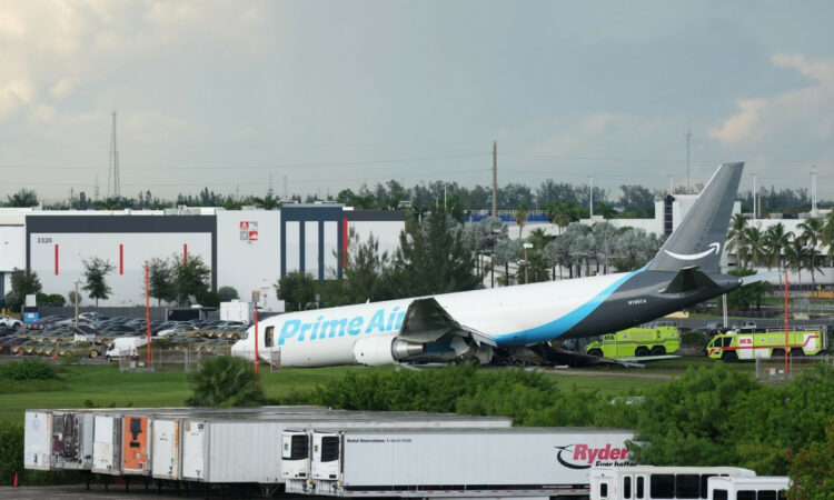 3a0575c9 Amazon Cargo