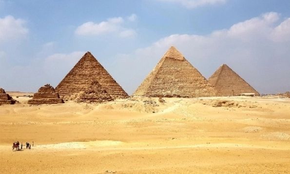 4e0cfe8d Pyramides