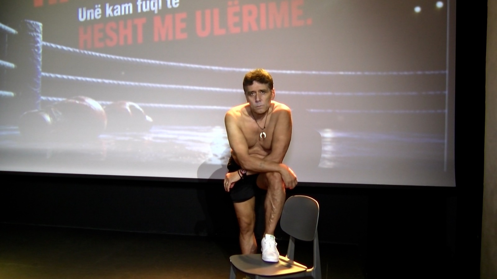  Revolta e zhveshur   Leonard Bombaj përballë administratës  Dezinformimi shërohet vetëm me të vërteta brutale  VIDEO 