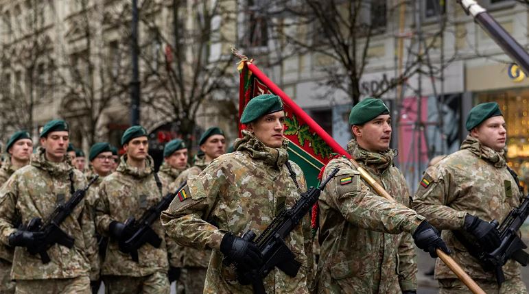 Skenar lufte  Lituania teston evakuimin e Vilniusit në rast sulmi  stërvitja më e madhe ushtarake përfshin mijëra zyrtarë