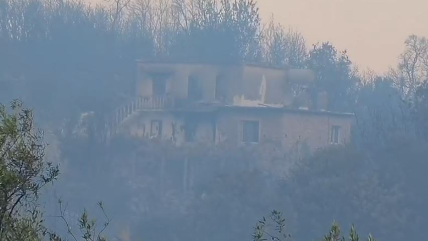Shtëpi dhe pemë të shkrumbuara  Vijon të jetë aktiv zjarri në Himarë  Prefektja e Vlorës  Momentalisht nuk ka rrezik për zonat   