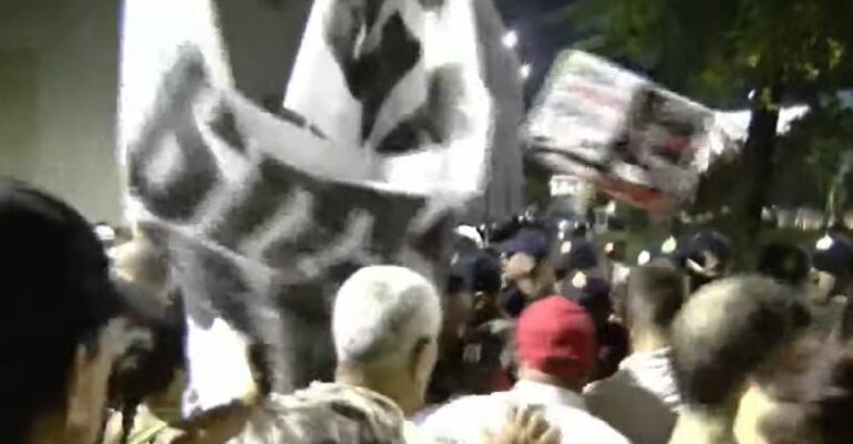 Prokuroria kërkon lirimin e 14 protestuesve të arrestuar: Nëse qëndrojnë gjatë para komisariateve…