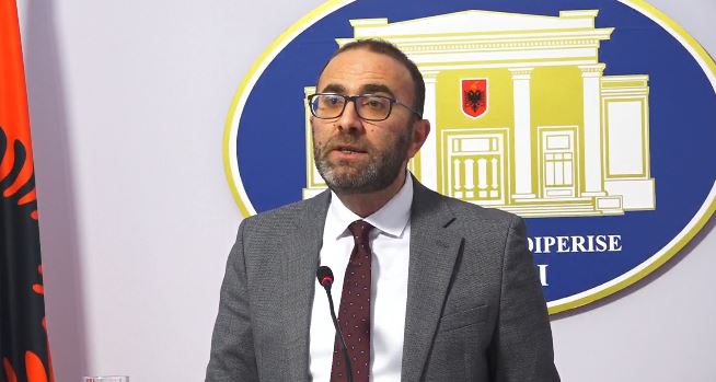 Bardhi kritika të ashpra Ramës dhe qeverisë së tij  Edhe Belindës para në xhep si ty s i kemi parë  por vila brenda dhe jashtë   