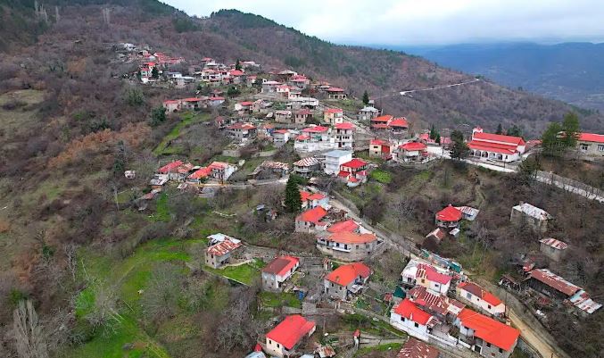 Frikë nga shpopullimi apo epërsi për të treguar  muskujt   Greqia jep deri në 10 mijë euro për ata që zhvendosen në zonat kufi   