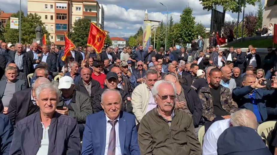 Hasi në protestë  mbështetje për ish krerët e UÇK së
