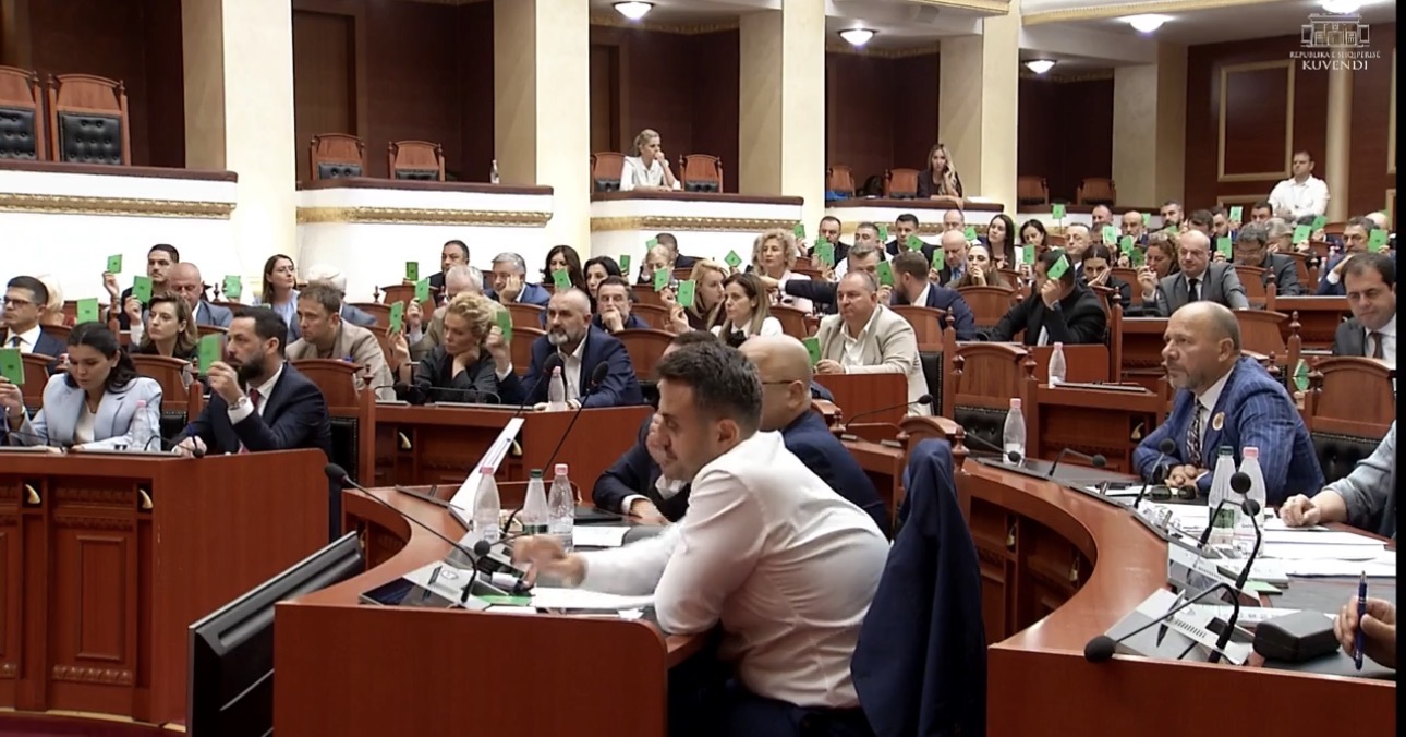 Përplasja për pagat e drejtësisë  Parlamenti miraton propozimin e PS  rrogat e magjistratëve rriten 2   Gjyqtarët dhe prokuror   