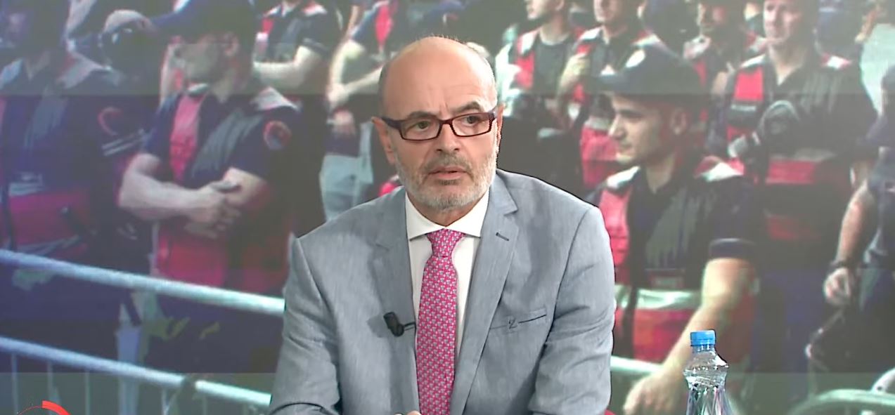  Kam patur simpati për protestën  por    Ish deputeti socialist  Vendi ka nevojë për ndryshime kushtetuese  Rama ende në   