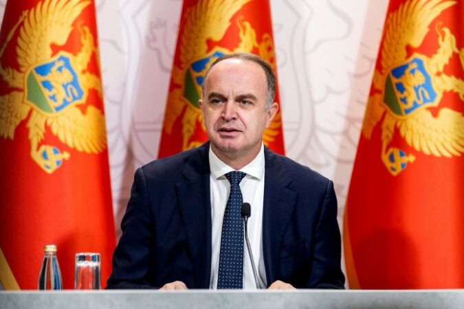 Nik Gjeloshaj 1 696x464
