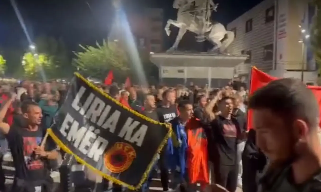  Jo në emrin tim   Në Prishtinë protestohet kundër vendimit të Speciales  Do të vazhdojmë pa ndalur