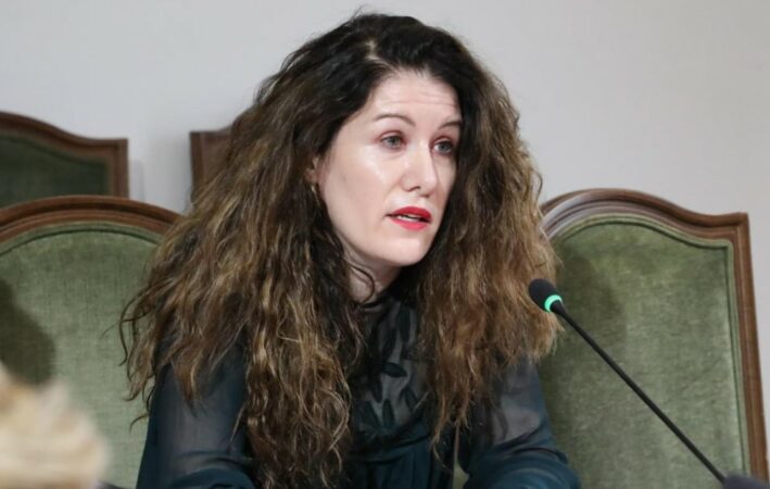 Vlora Hyseni Ne Komision