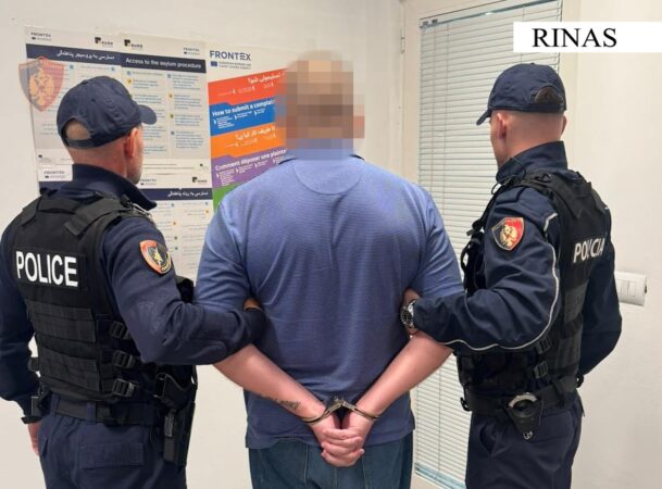 Ishte shpallur në kërkim ndërkombëtar për trafik droge, arrestohet në aeroportin e Rinasit 53-vjeçari ukrainas