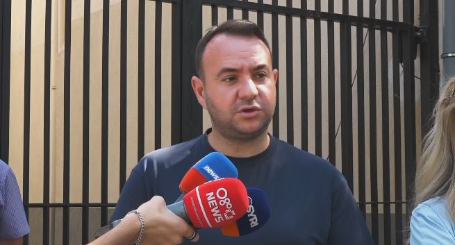 11 protestues të shoqëruar  shpërthen Balliu  Një turp i madh  Në burg duhet të ishte Balluku dhe hajdutët e qeverisë