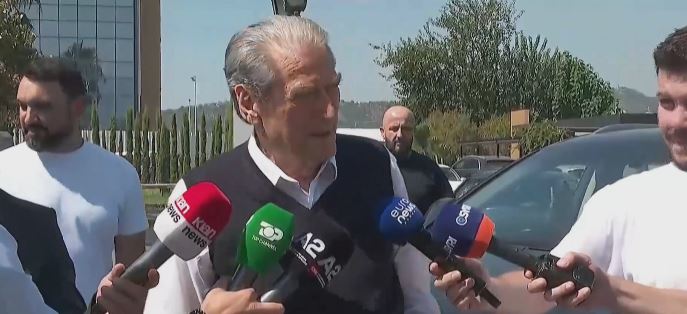  Udhëtim i viteve për Shqipërinë   Berisha niset drejt SHBA  Vendi i madh i lirisë do të mbështesë shqiptarët