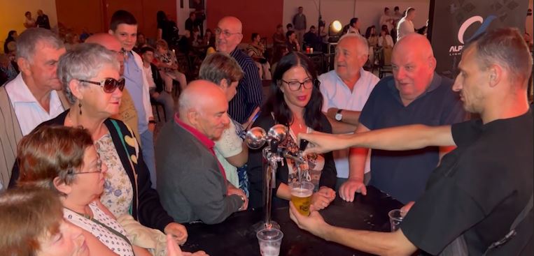 video-festivali-i-serenatave-dhe-birra-korca-dy-shije-qe-bashkohen-ne-korce