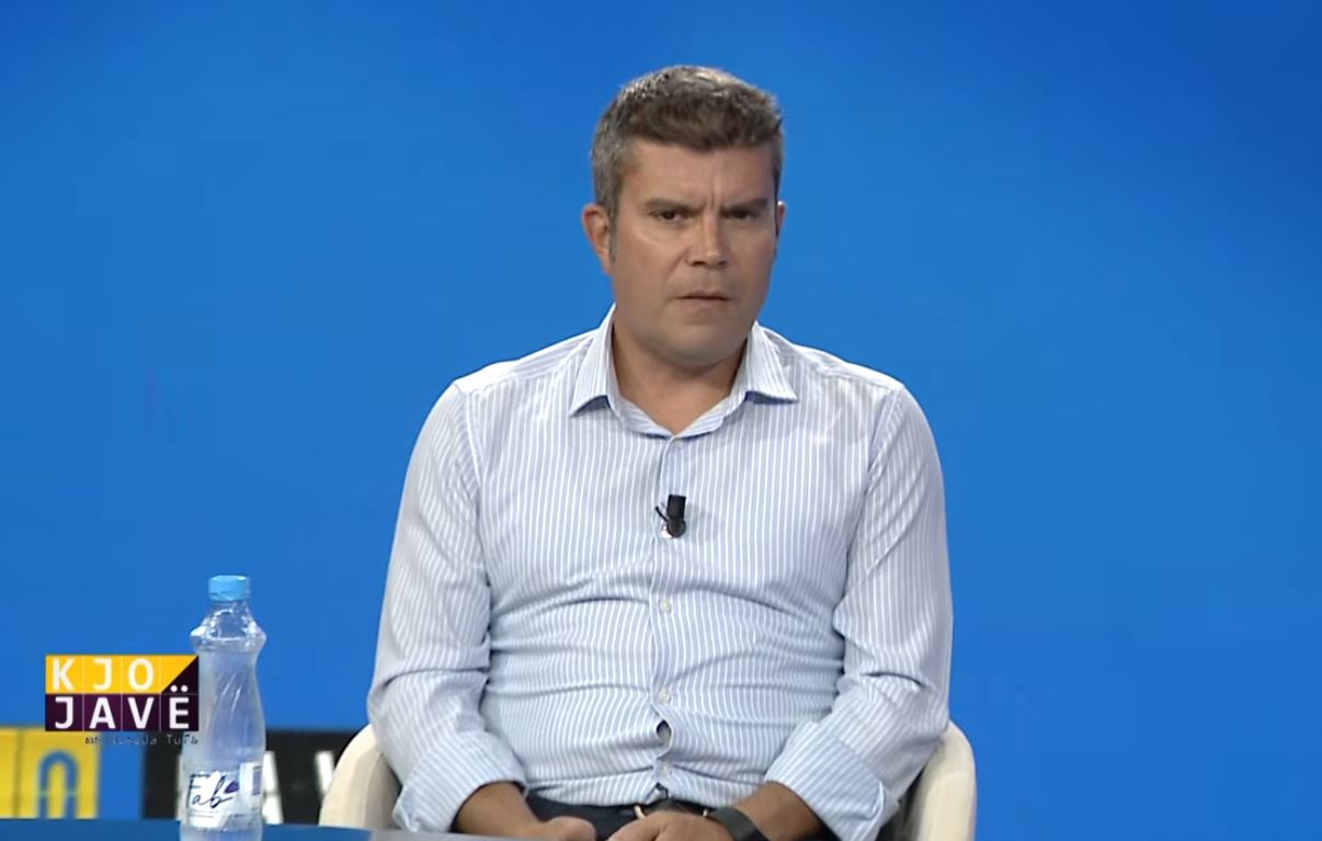  Pro qeverisë kujdestare  Dorëheqja e Salës    Hasimja  Rama s i zgjidh dot problemet me  Pasqyra  dhe PR  bashkimi i op   