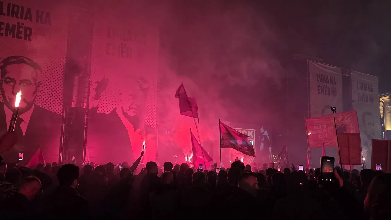  Jo në emrin tim    Protesta për ish krerët e UÇK hyn në natën e 14 të  qytetarët kërkojnë veprime nga institucion   