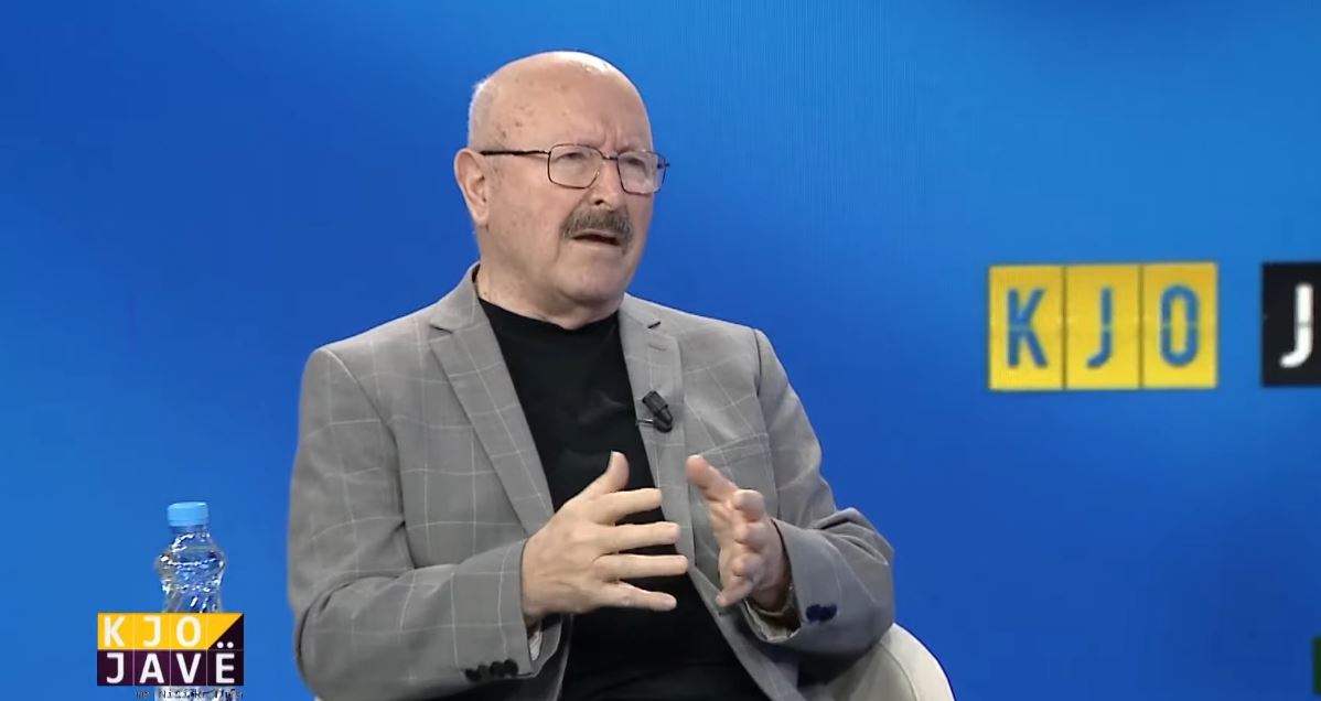 Nga karikatura te librat  Bujar Kapexhiu tregon projektet  Po përgatitem për dy botime të reja  Bienalja e karikaturës në Korç   