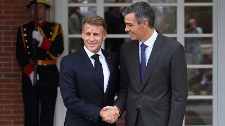 Macronsanctheth3 Xrm