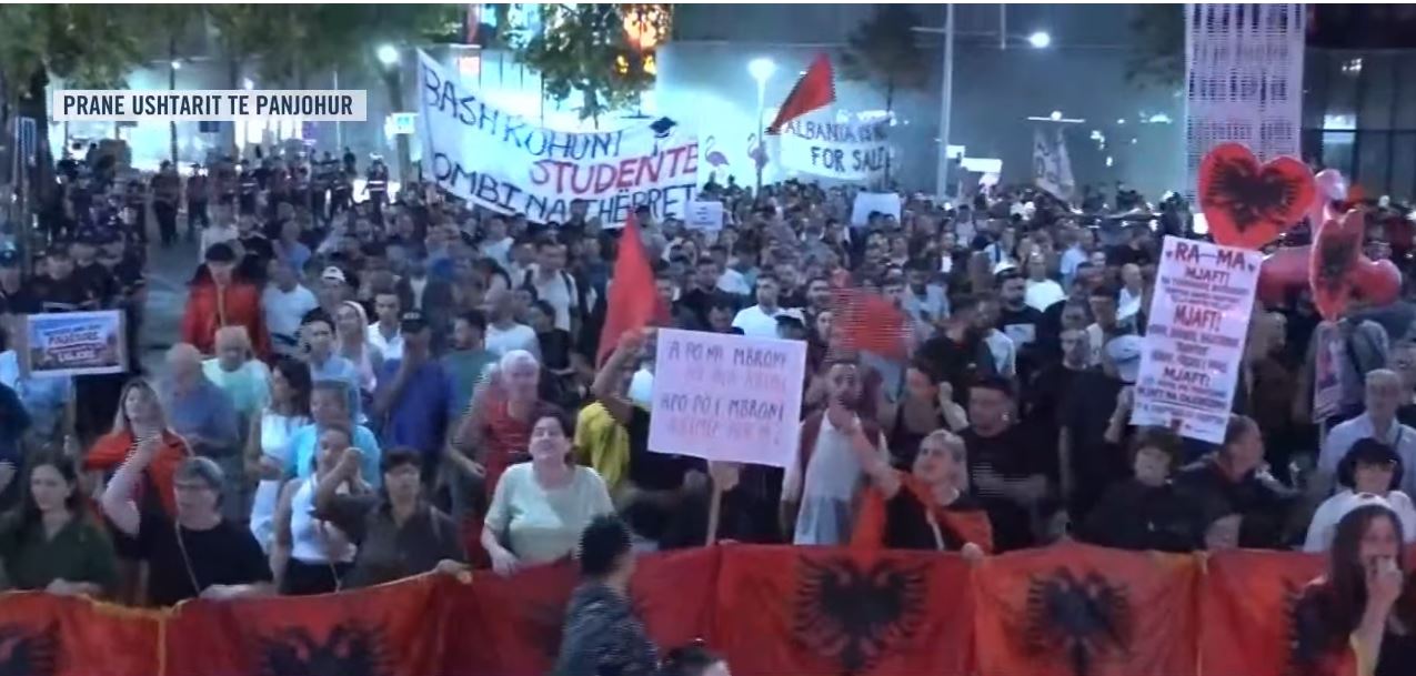 LIVE  Marshim protestë në rrugët e Tiranës  Shqipëria po bën revolucion  Rama jepe dorëheqjen