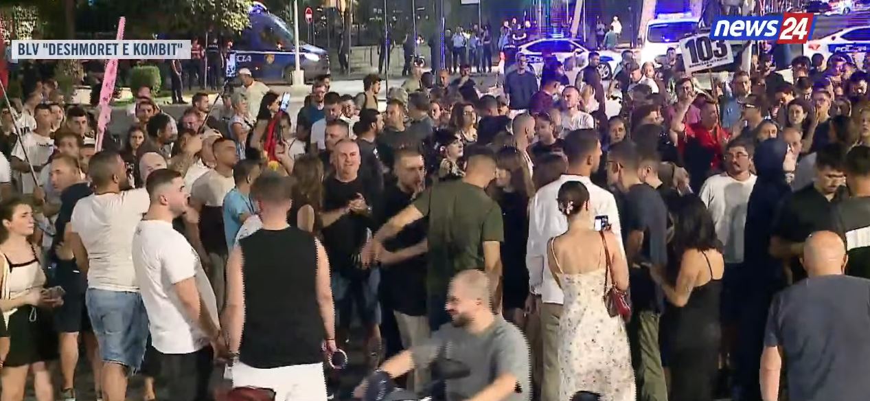 Mbyllet tubimi i 103  Protestuesit thirrje në kor  Nesër më shumë