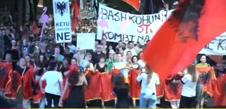 Ne Protesteeeeeeeeeeeeeee