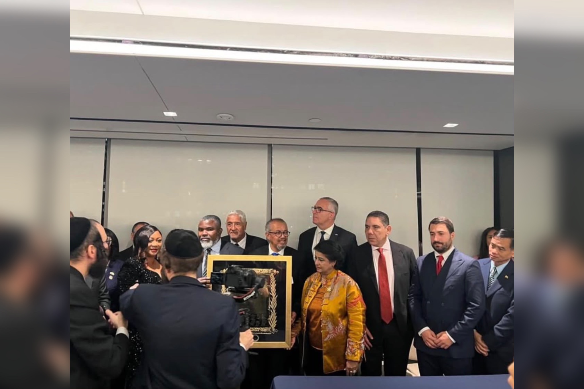 Zv Presidenti i Hysenbelliu Group  Fatmir Hysenbelliu i ftuar në tryezën e rrumbullakët të Project Legacy në New York  Paqja e   