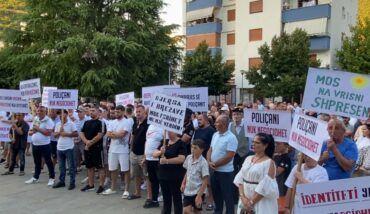 Policani Proteste