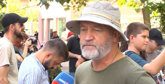 Shpërthen protestuesi  Rama burgos qytetarët si Kim Jong Un  Po spastron etnikisht Shqipërinë