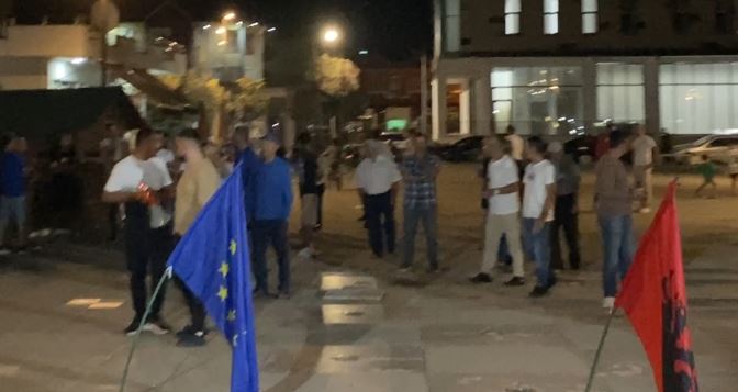 Vazhdon protesta në Divjakë  51 ditë rezistencë kundër hartës territoriale të propozuar nga PS  JO shkrirjes së Bashkisë